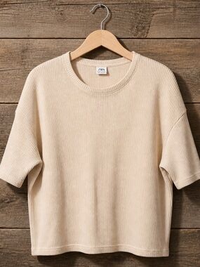 Zara Men Crewneck Ribbed Sweater in Light Beige